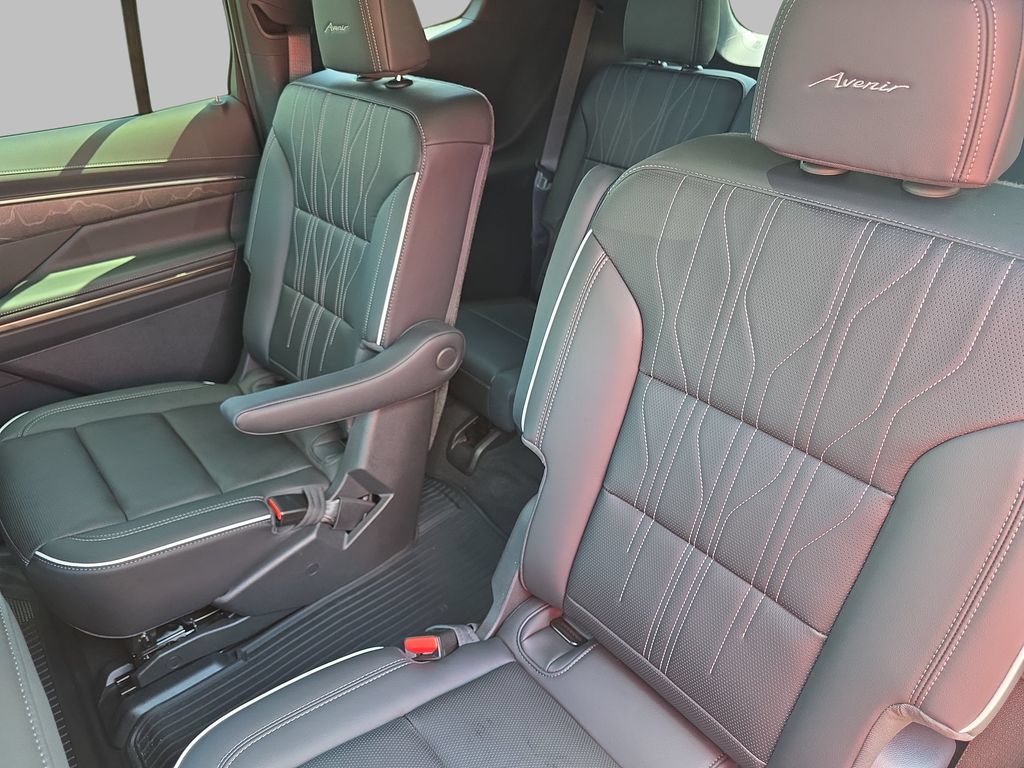 Certified 2025 Buick Enclave Avenir w/ LPO, Floor Liner Package AWD/4WD image 15