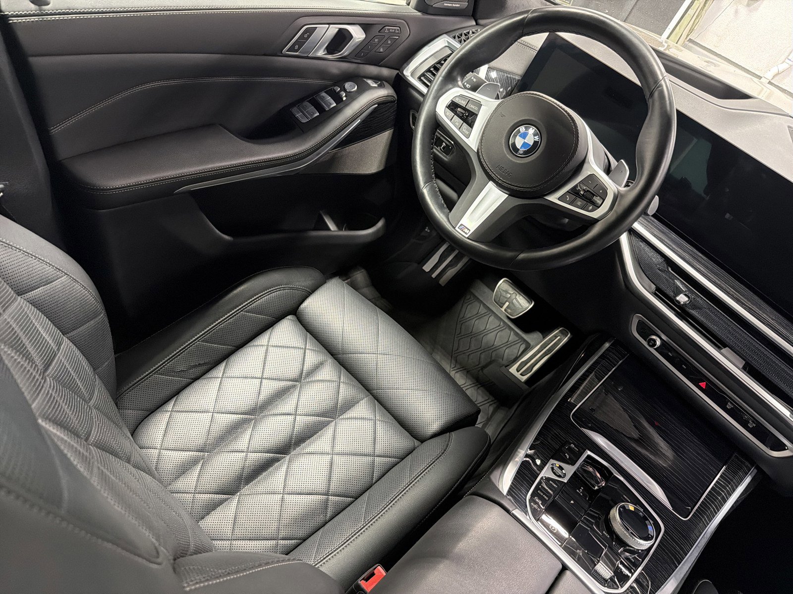 Used 2023 BMW X7 xDrive40i w/ Executive Package image 9