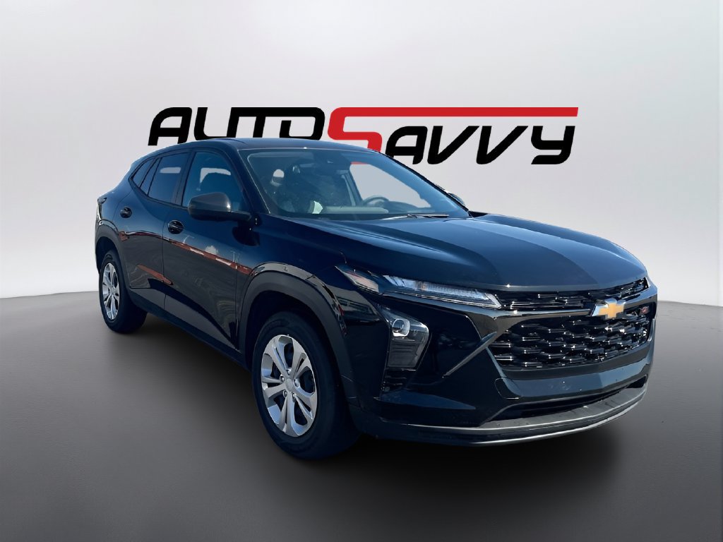 Used 2026 Chevrolet Trax LS FWD image 1