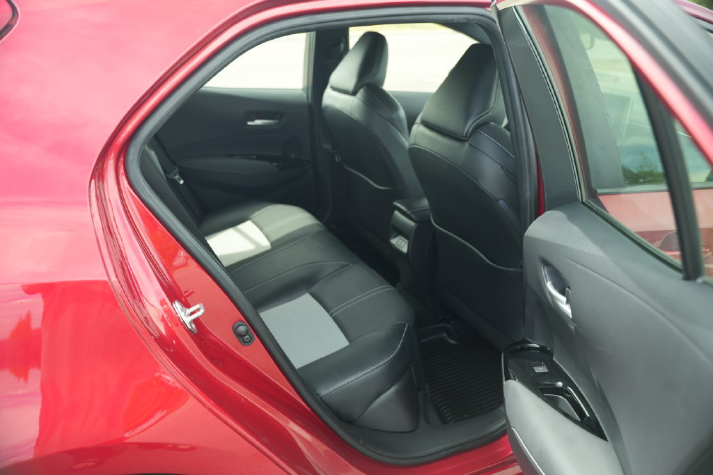Used 2024 Toyota Corolla XSE FWD image 22