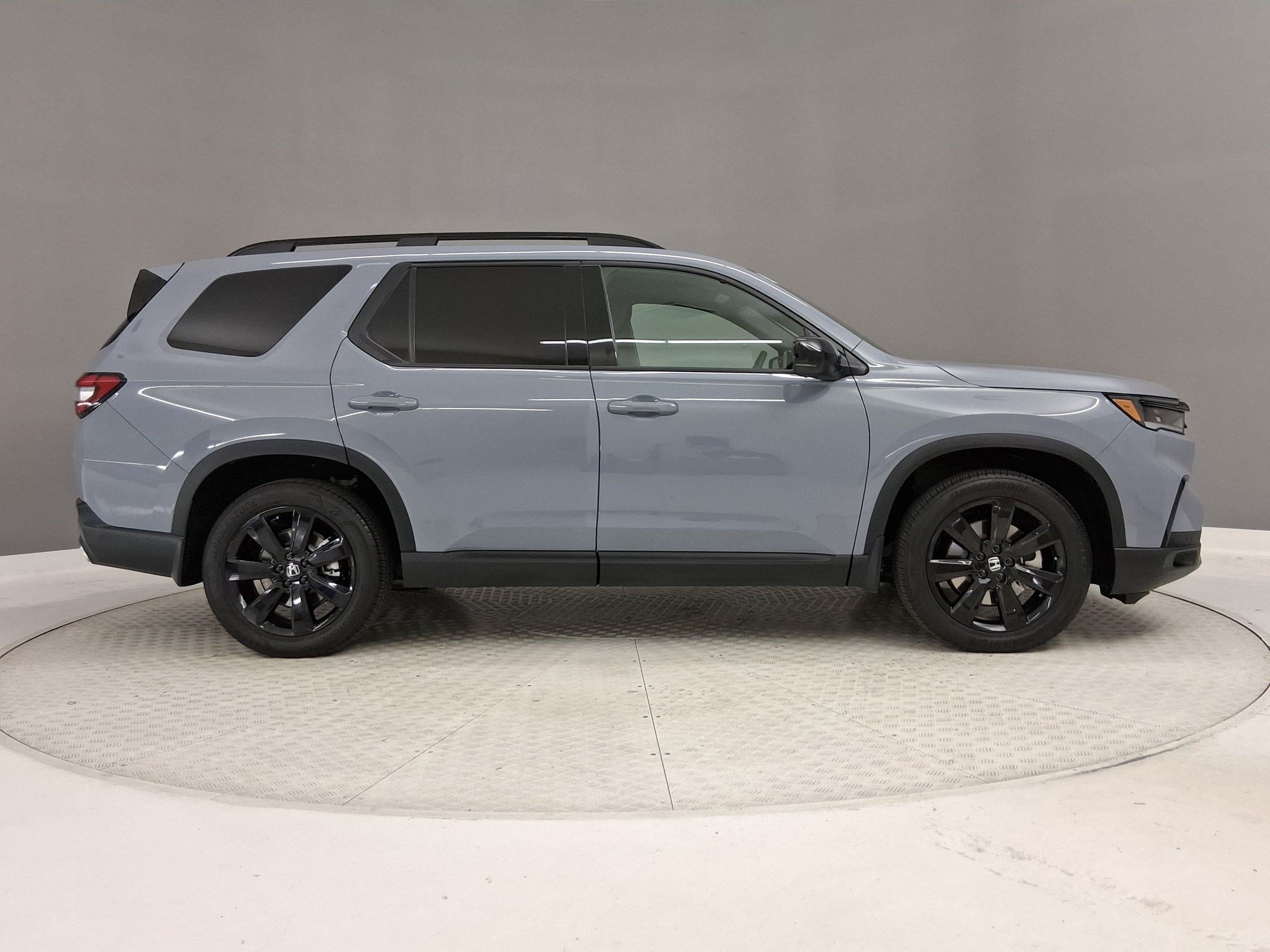 Used 2025 Honda Pilot Black Edition image 6