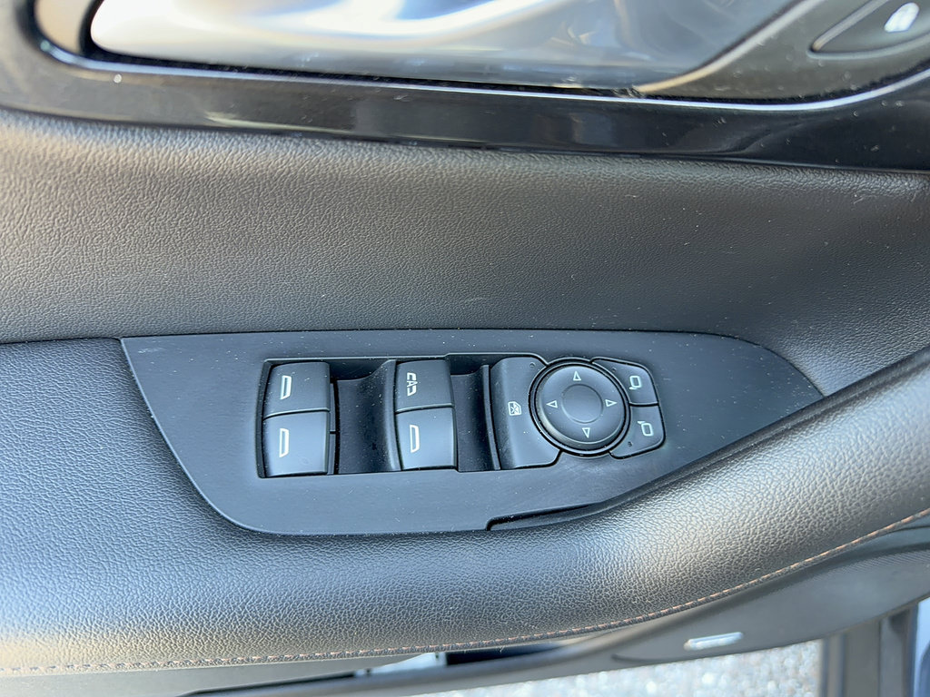Used 2022 Chevrolet Blazer Premier w/ Enhanced Convenience Package FWD image 10