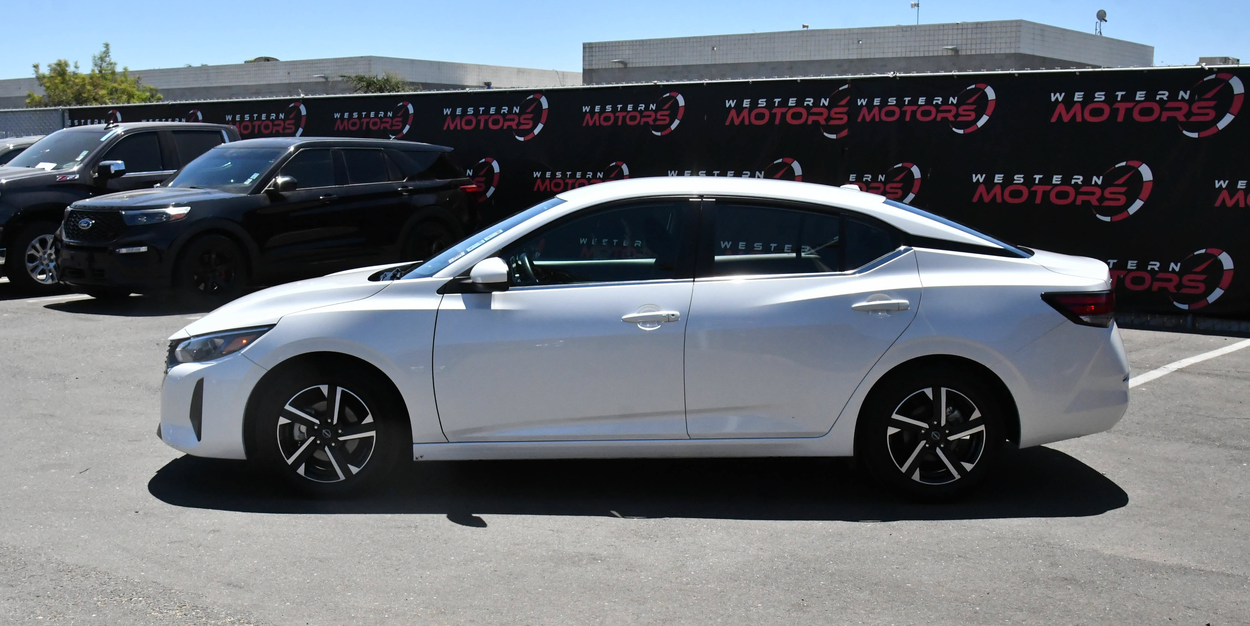 Used 2024 Nissan Sentra SV FWD image 4