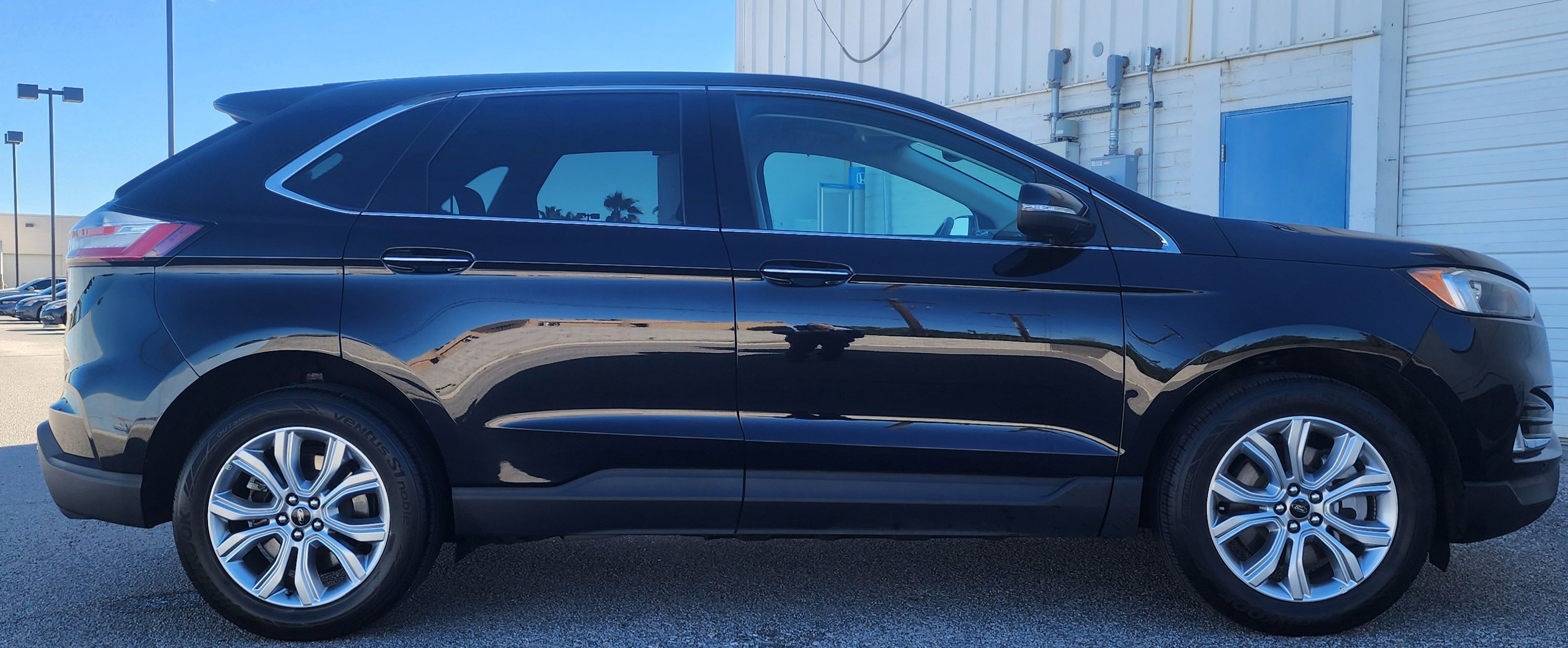 Used 2024 Ford Edge Titanium image 5