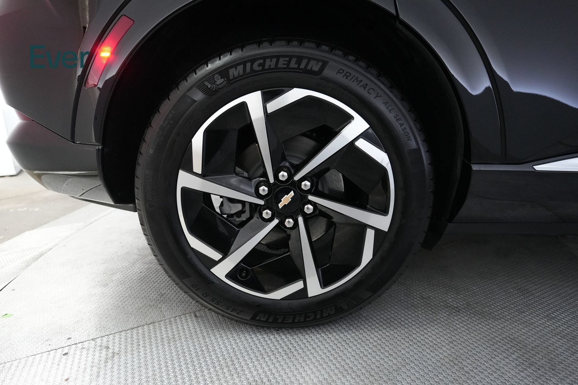 Used 2024 Chevrolet Equinox EV LT FWD image 22
