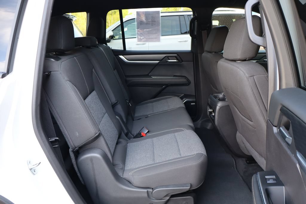 Used 2025 GMC Acadia Elevation FWD image 44