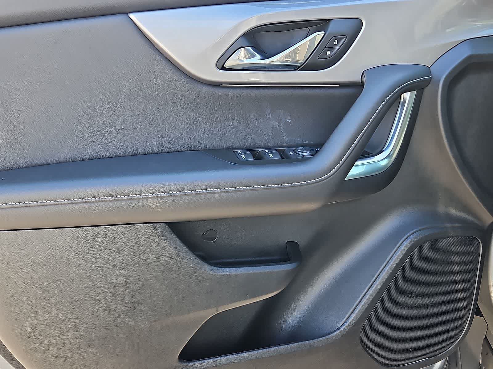 Used 2025 Chevrolet Blazer LT FWD image 27