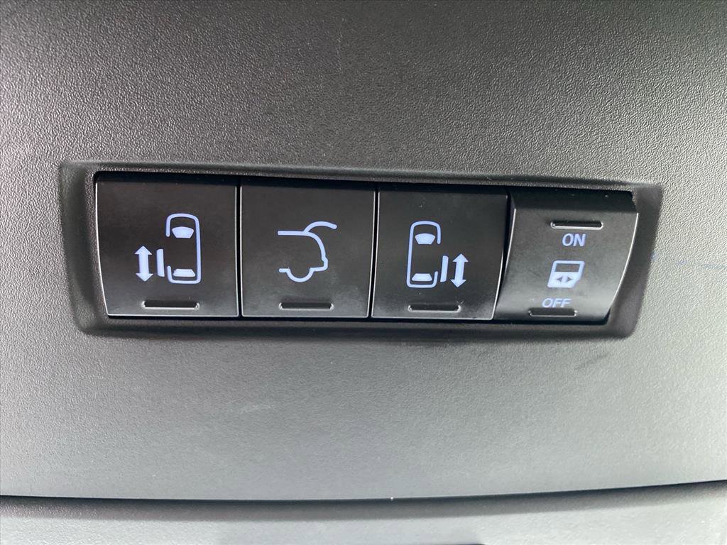 Used 2019 Dodge Grand Caravan SXT image 14