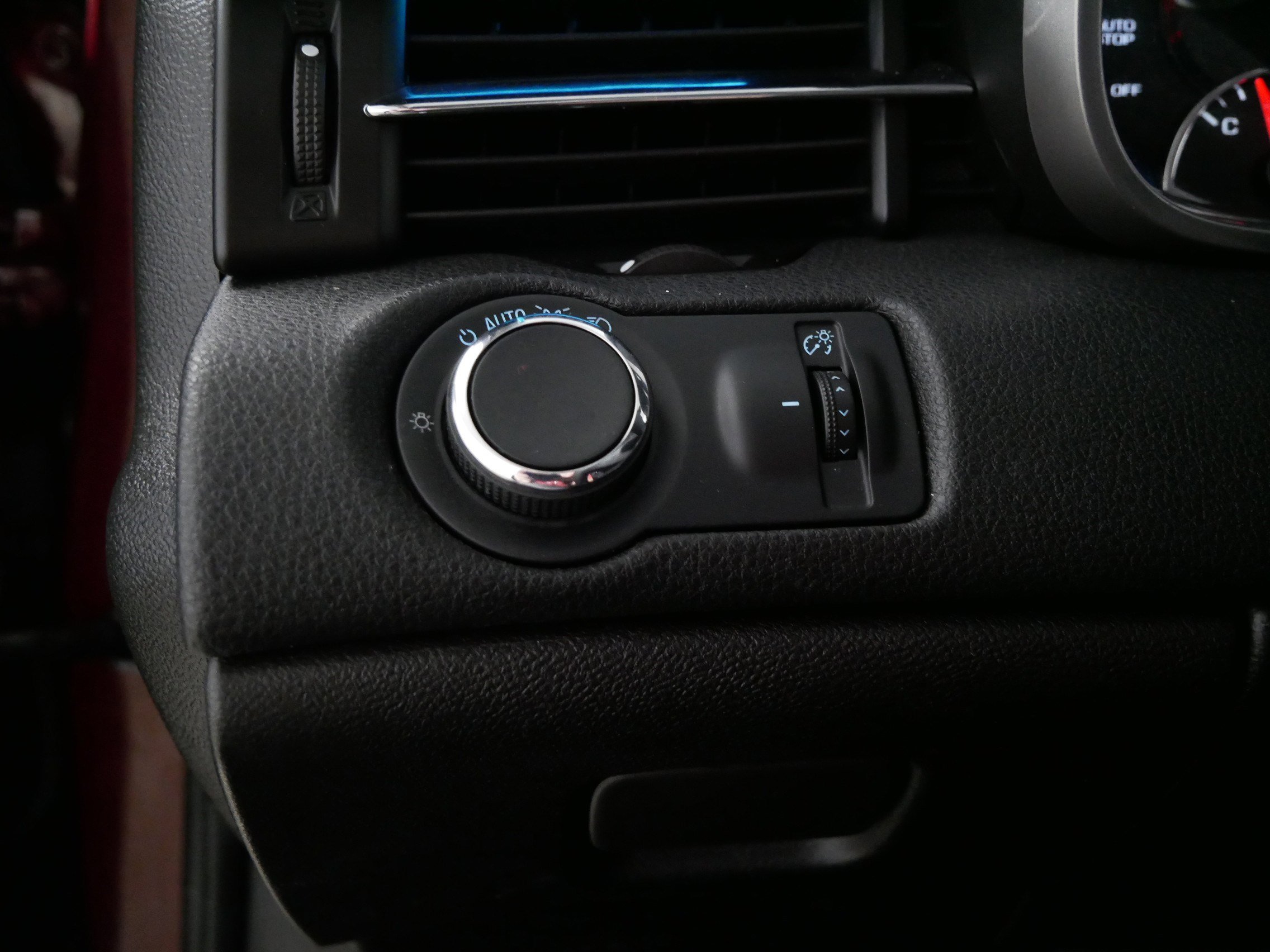 Used 2015 Chevrolet Malibu LT FWD image 26