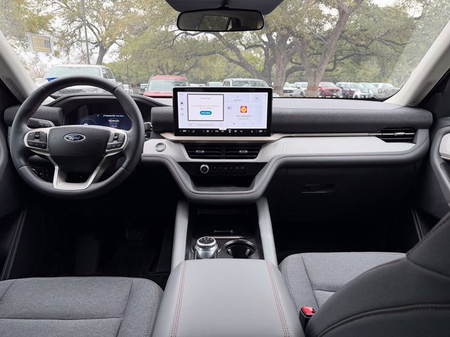 Used 2025 Ford Explorer Active image 16