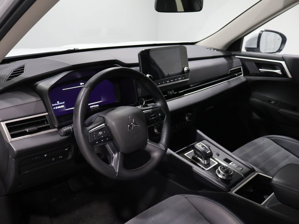 Used 2024 Mitsubishi Outlander SEL image 15