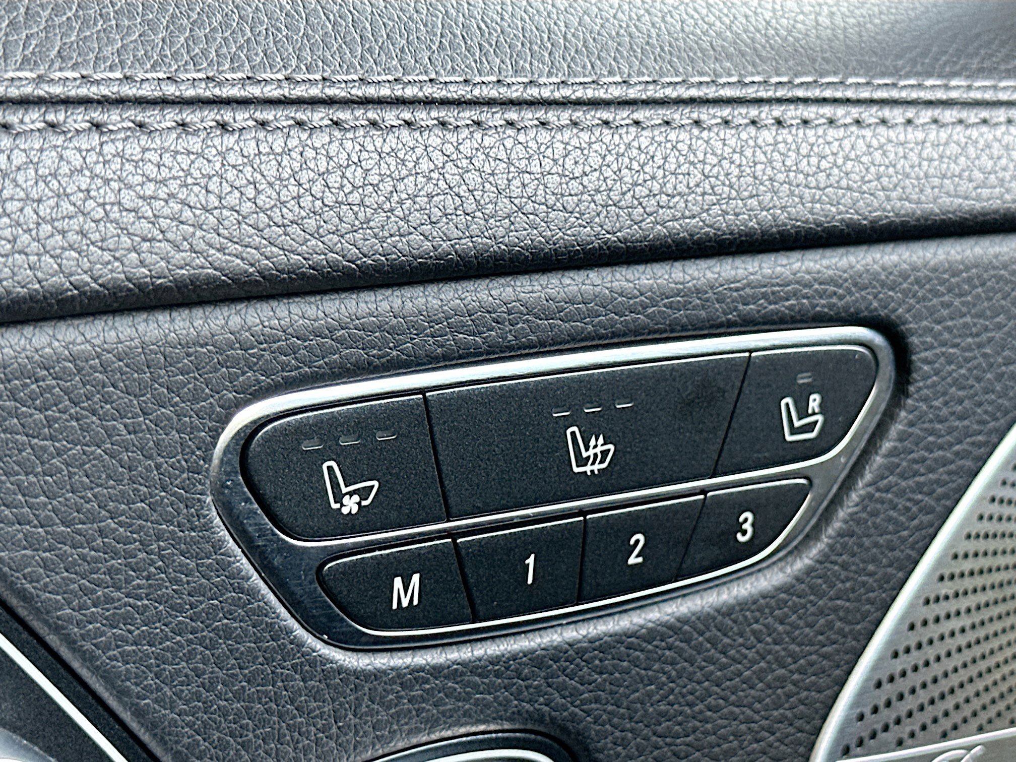 Used 2020 Mercedes-Benz S 450 Sedan image 21