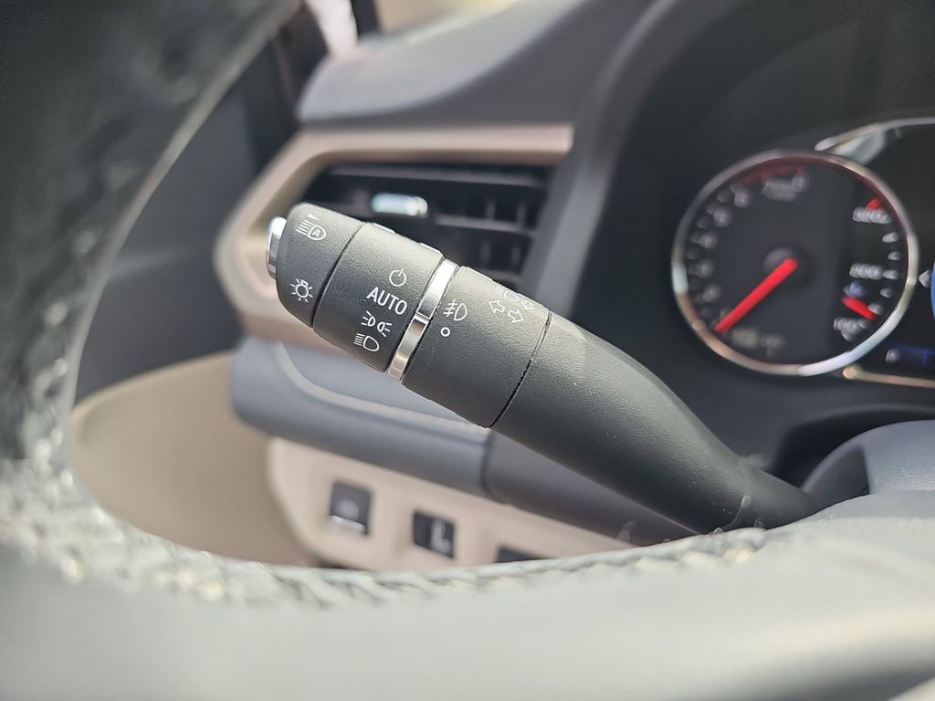 Used 2023 GMC Acadia Denali FWD image 31