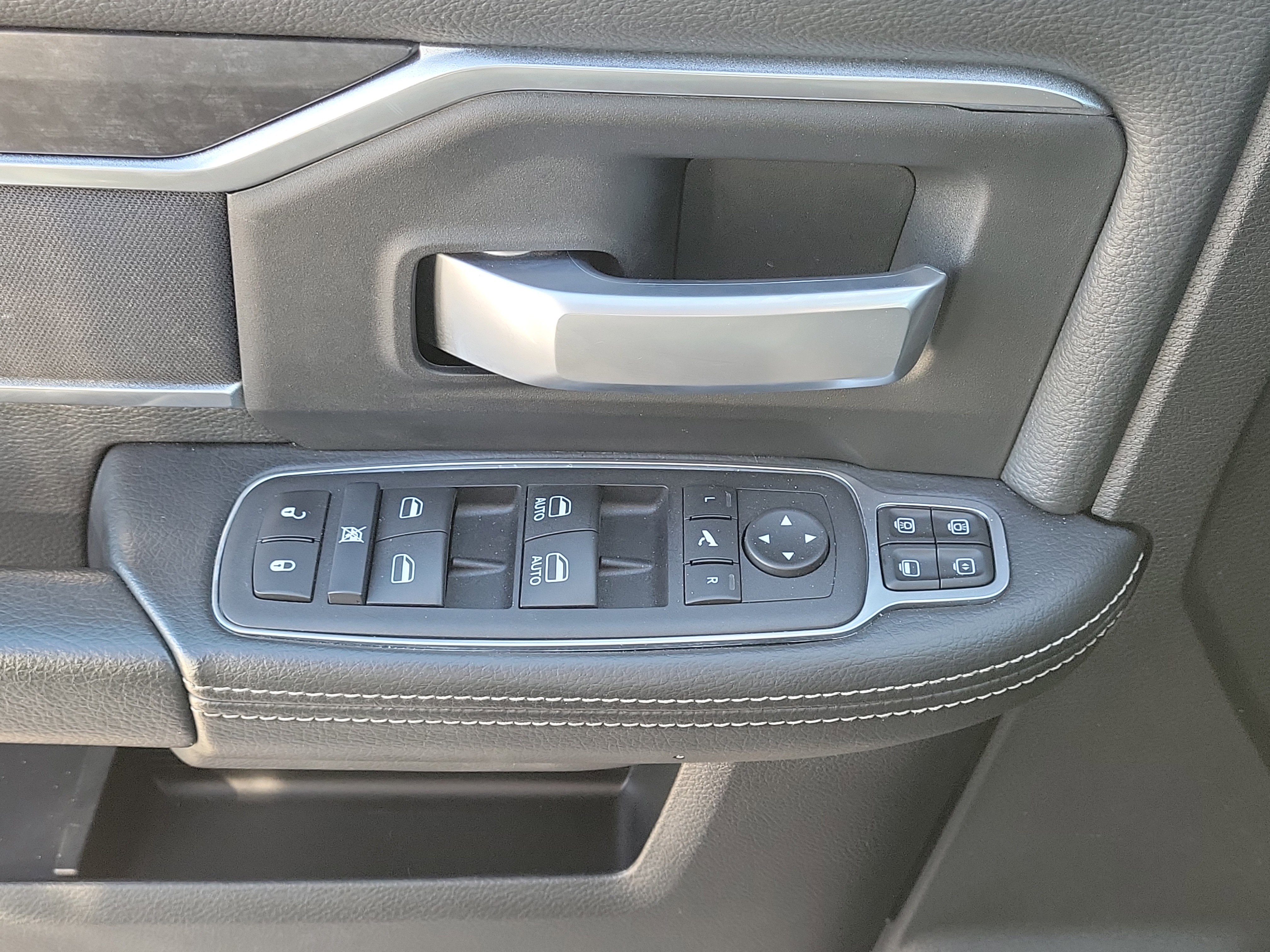 Used 2024 RAM 2500 Big Horn w/ Bed Utility Group image 30