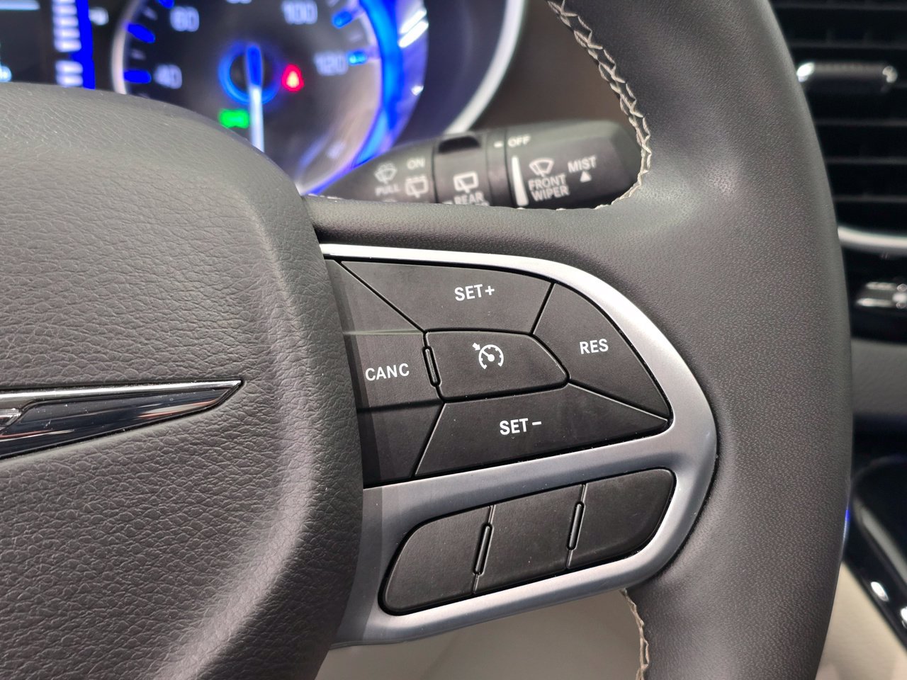 Used 2023 Chrysler Voyager LX FWD image 16