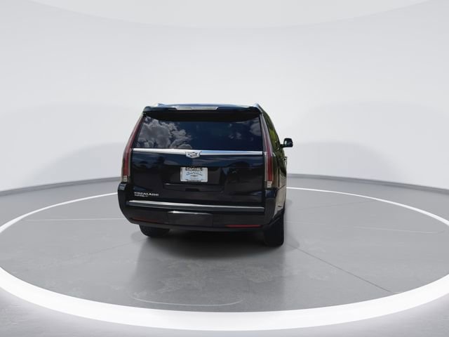 Used 2018 Cadillac Escalade Luxury AWD/4WD image 9