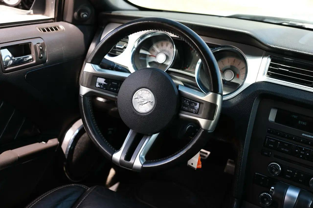 Used 2012 Ford Mustang Premium RWD image 26