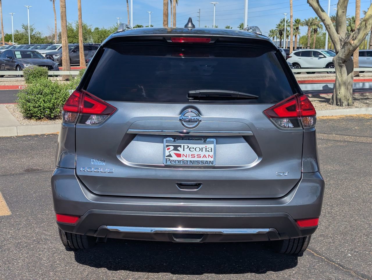 Used 2017 Nissan Rogue SV image 8