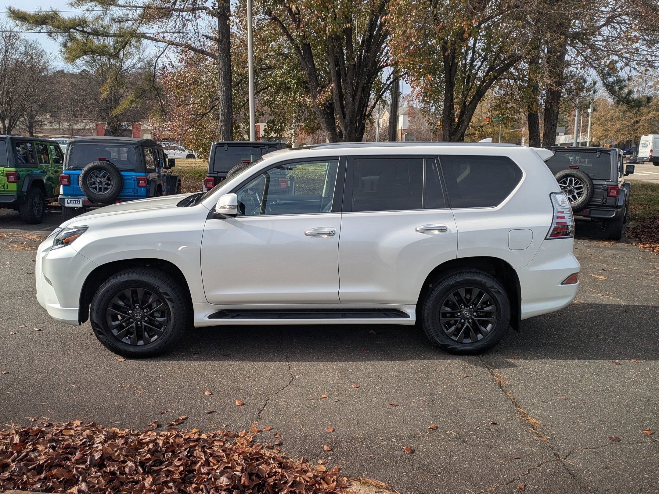 Used 2021 Lexus GX 460 Premium w/ Premium Package image 8