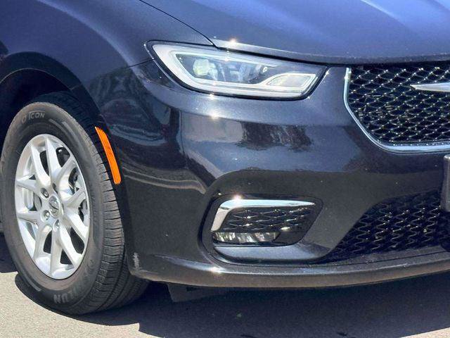 Certified 2023 Chrysler Pacifica Touring-L FWD image 10