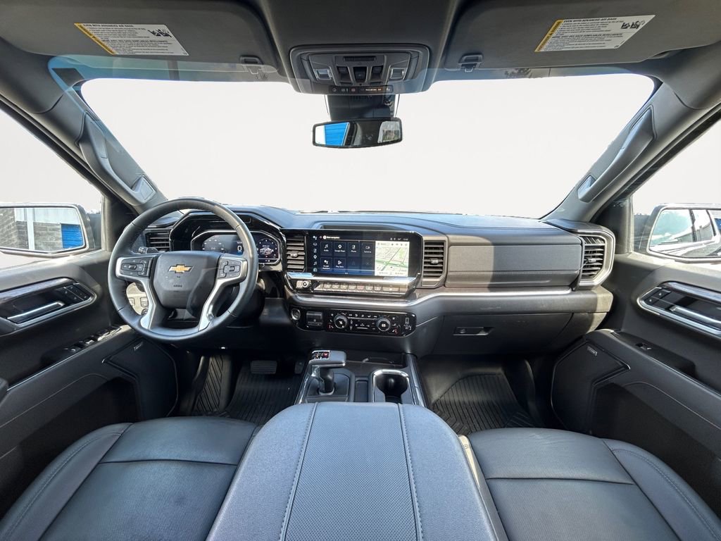 Used 2025 Chevrolet Silverado 1500 LTZ w/ LTZ Premium Package AWD/4WD image 13