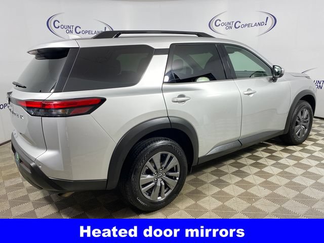 Used 2025 Nissan Pathfinder SV FWD image 7