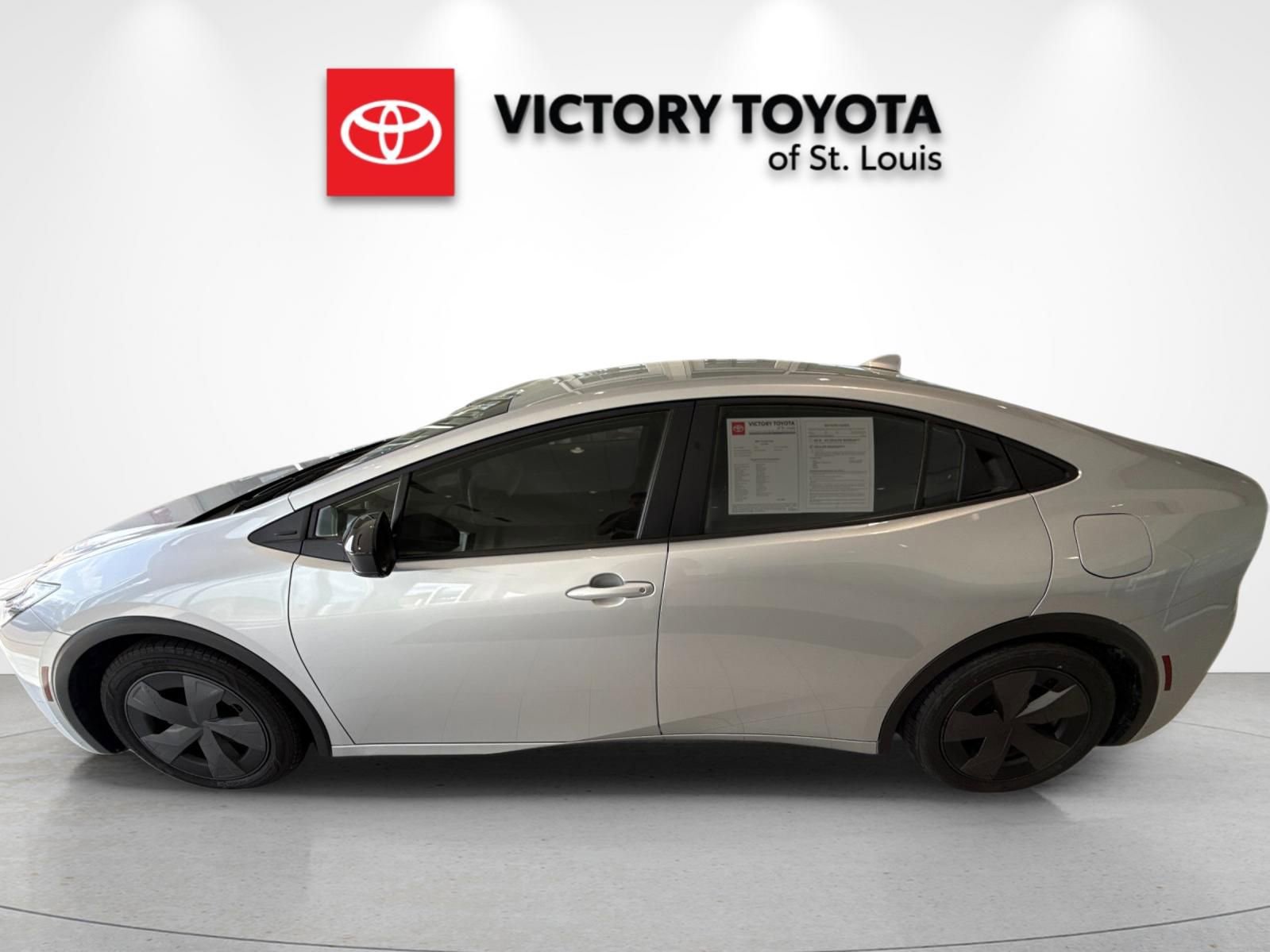 Used 2024 Toyota Prius LE image 6