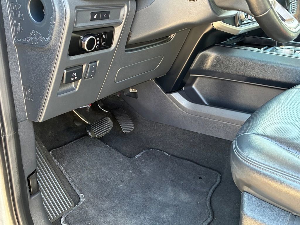 Used 2024 Ford Expedition XLT image 18