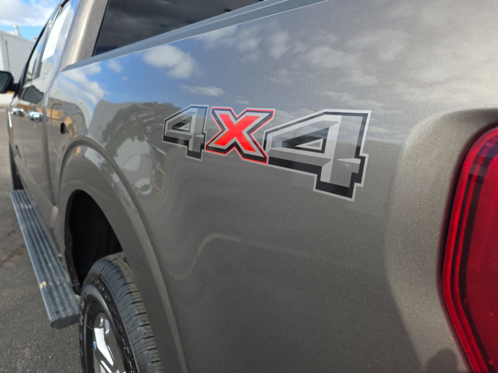 Used 2021 Ford F150 Lariat w/ Equipment Group 502A High image 18