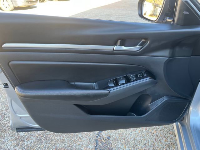 Used 2024 Nissan Altima 2.5 SR w/ SR Premium Package image 22