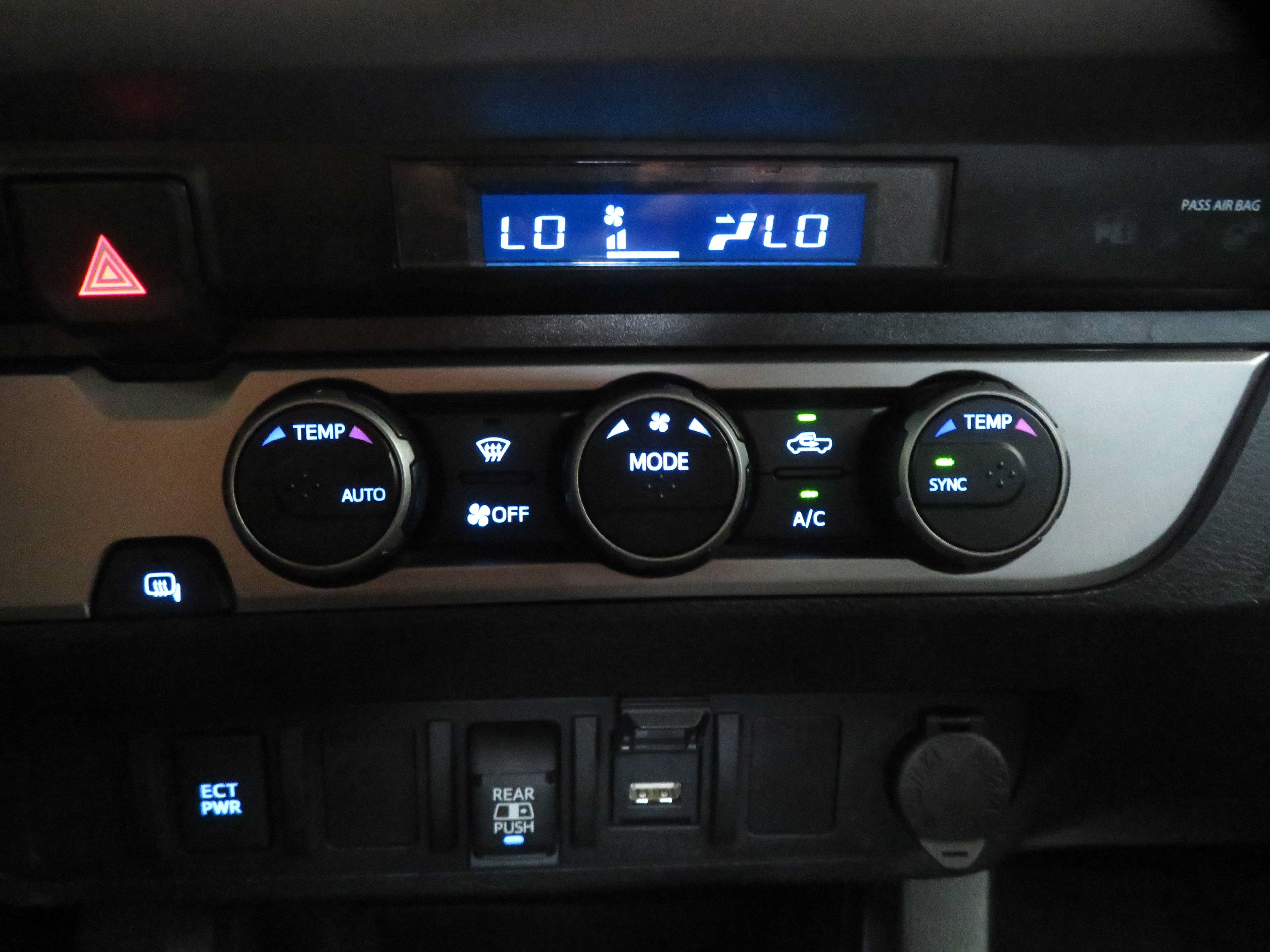 Used 2022 Toyota Tacoma SR5 RWD image 39