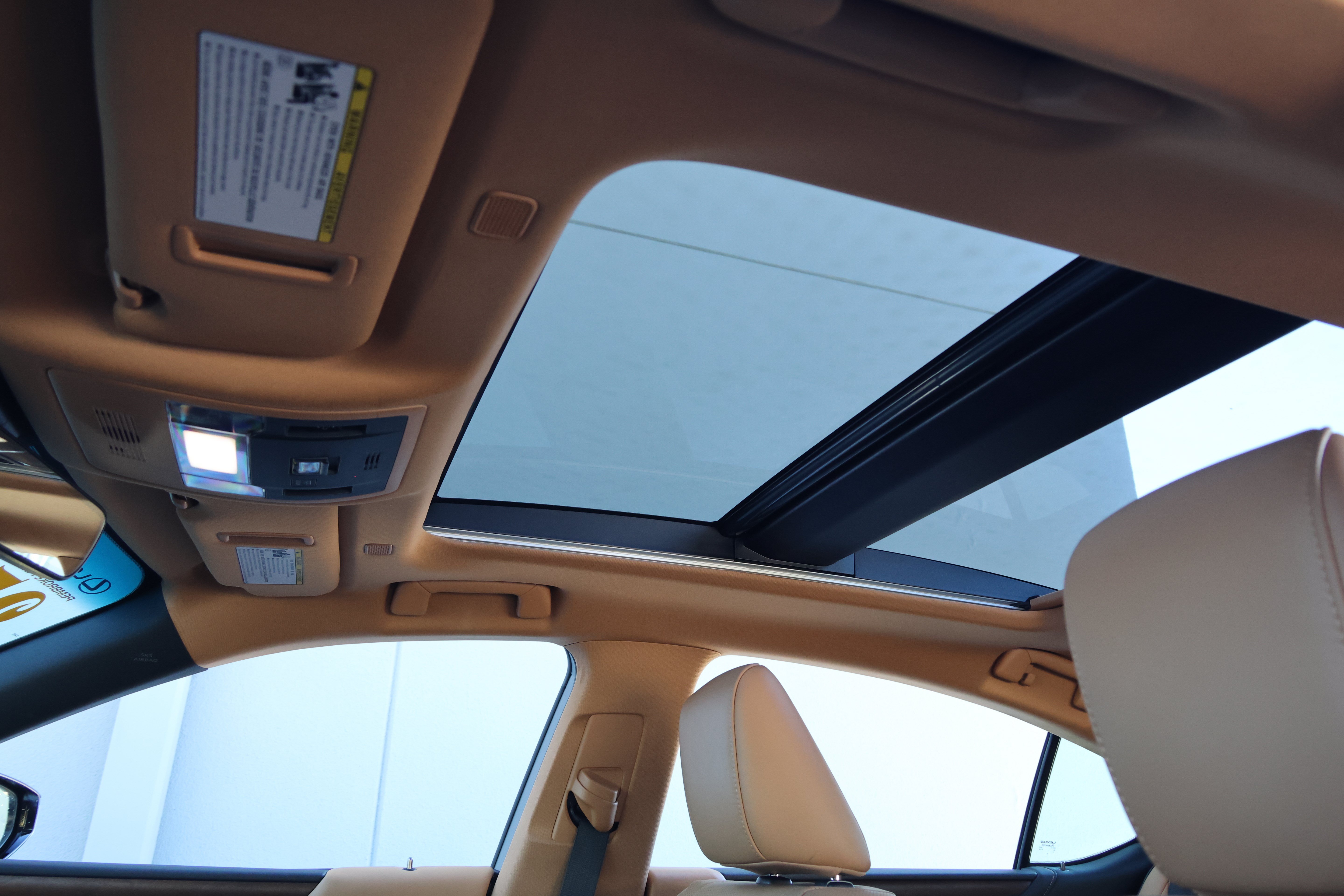Certified 2025 Lexus ES 350 w/ Technology Package FWD image 32