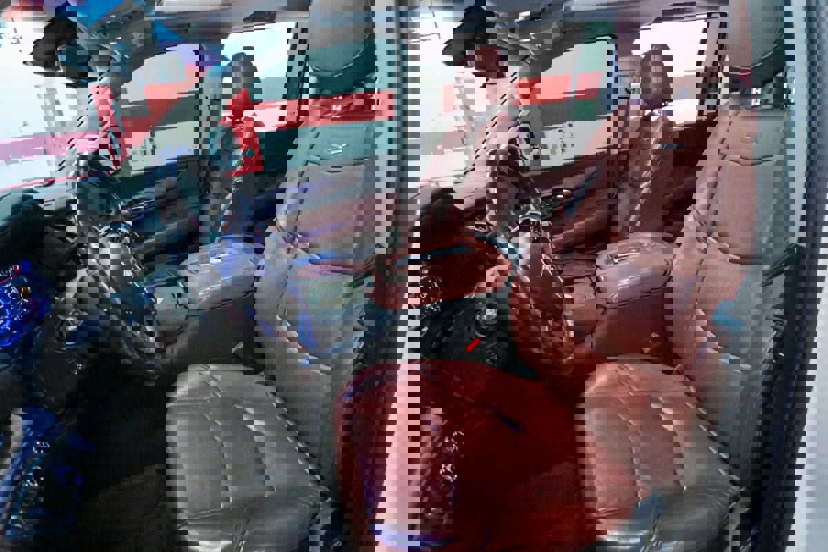 Used 2019 Cadillac Escalade ESV Premium Luxury image 10