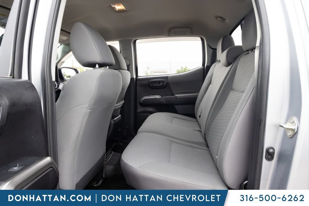 Used 2020 Toyota Tacoma SR5 AWD/4WD image 15