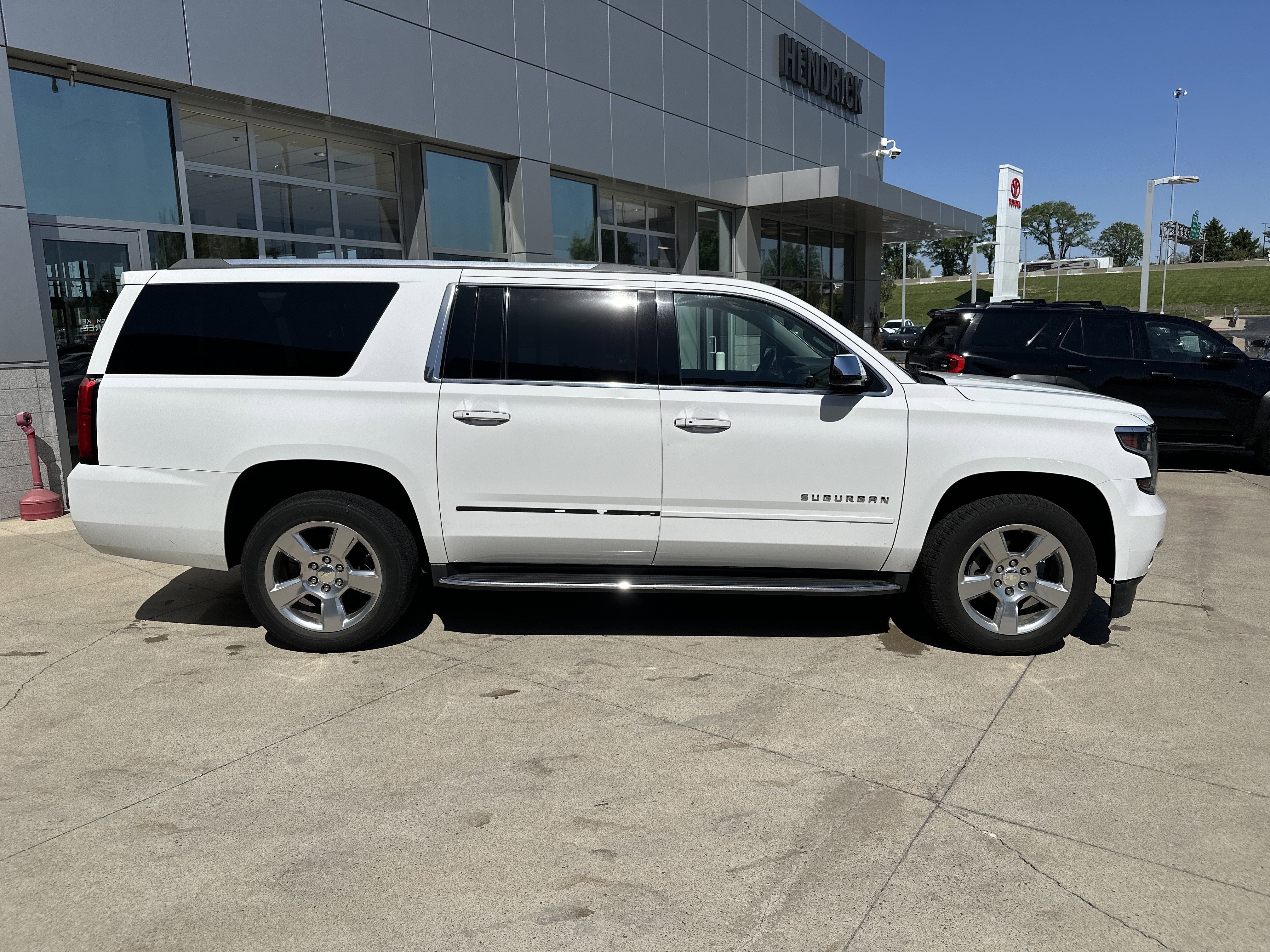 Used 2018 Chevrolet Suburban Premier RWD image 10