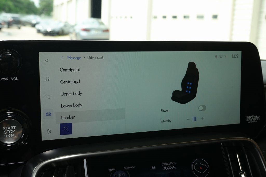 Used 2025 Lexus LX 600 4WD w/ Luxury Package image 17