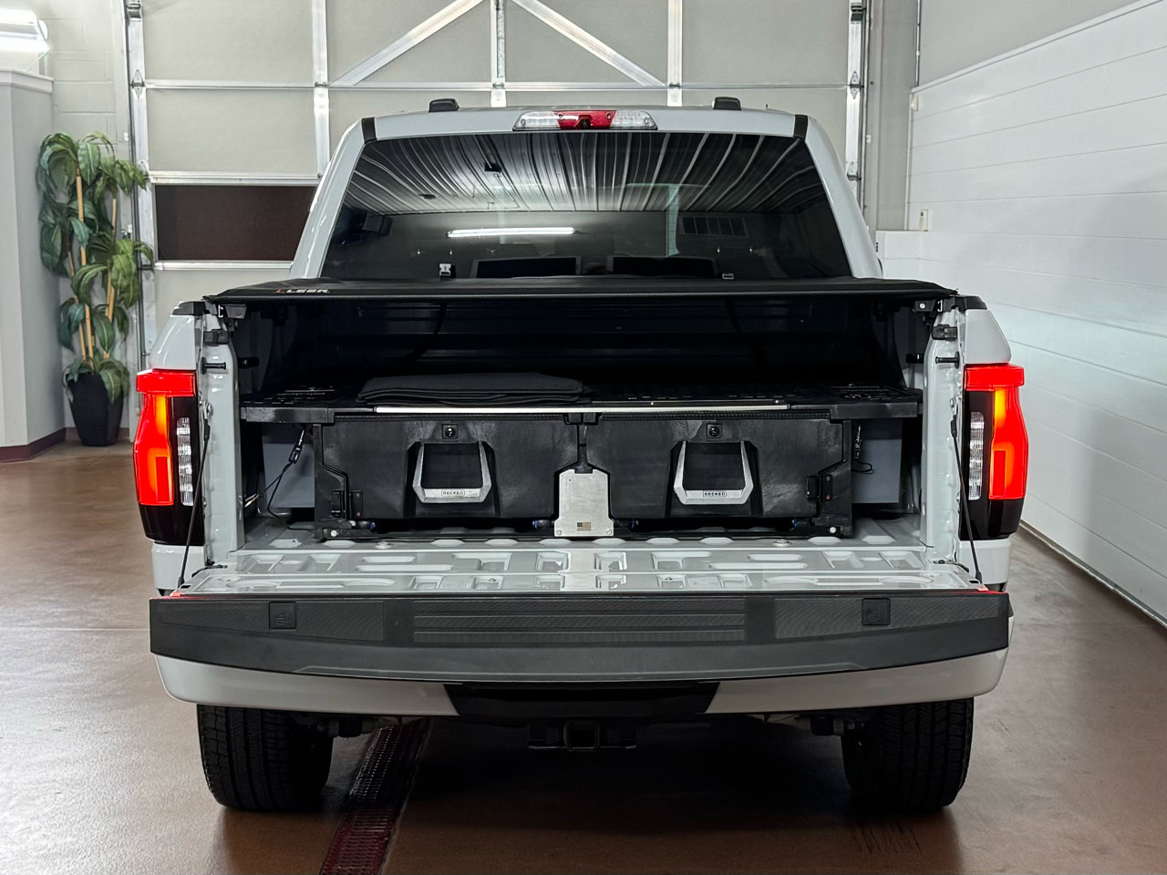 Used 2023 Ford F150 Lightning XLT image 5