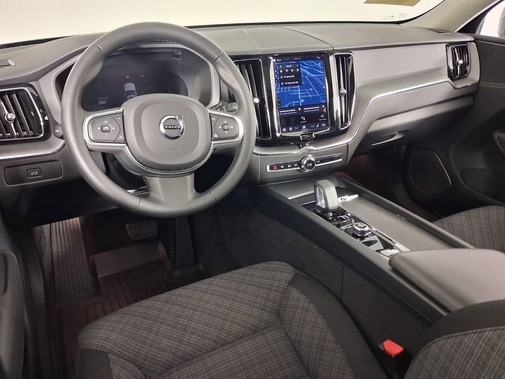 Certified 2023 Volvo XC60 B5 Core AWD/4WD image 17