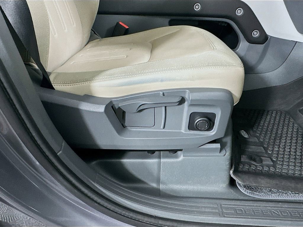 Used 2020 Land Rover Defender 110 S image 24