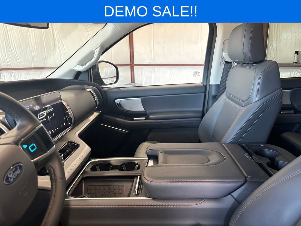 New 2025 Ford Expedition Active image 11