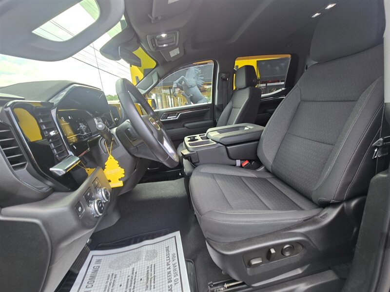 Used 2022 GMC Sierra 1500 SLE AWD/4WD image 10