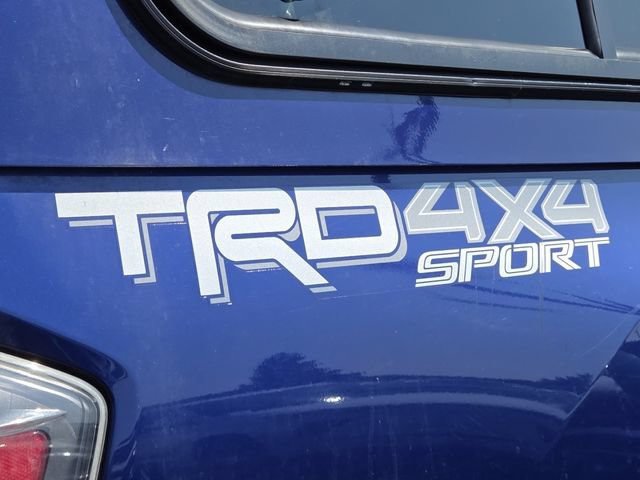 Used 2022 Toyota Tacoma TRD Sport w/ TRD Premium Sport Package AWD/4WD image 6
