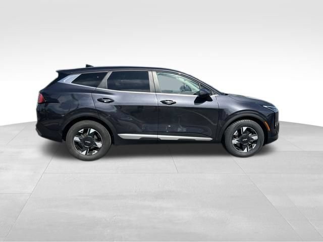Certified 2026 Kia Sportage LX FWD image 9