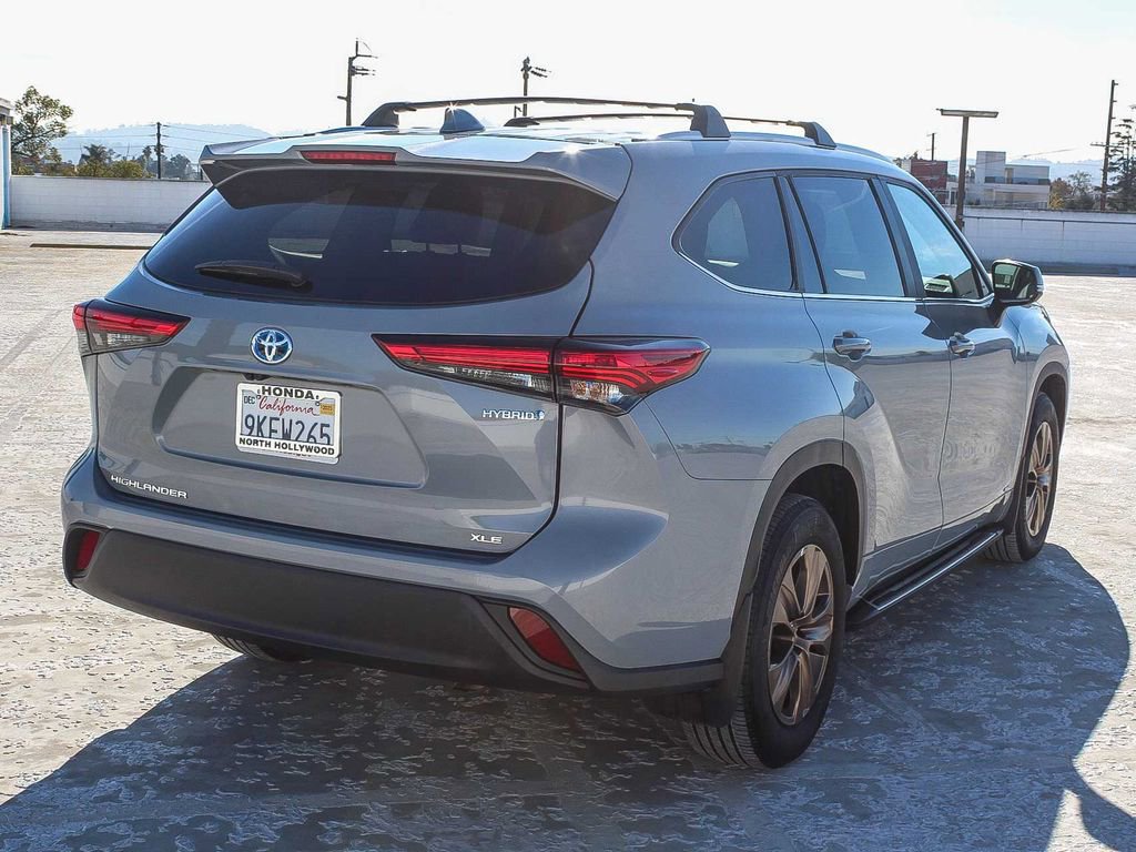 Used 2023 Toyota Highlander Bronze Edition image 6