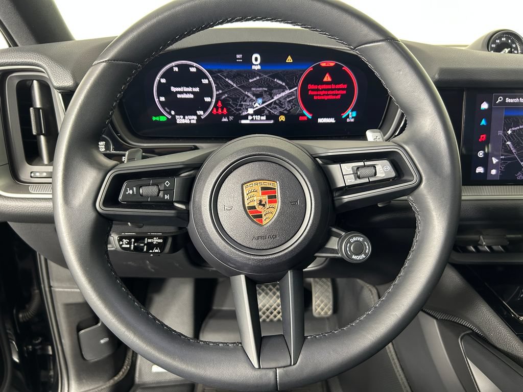 Used 2024 Porsche Cayenne Coupe AWD/4WD image 17