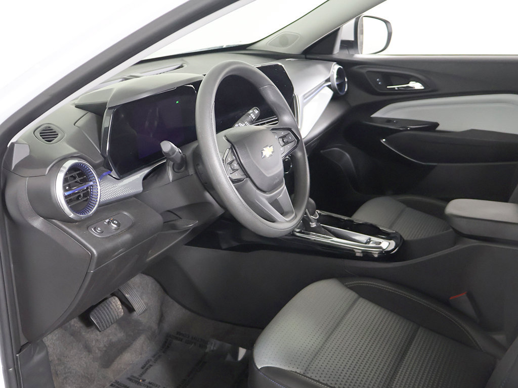 Used 2026 Chevrolet Trax LT FWD image 19