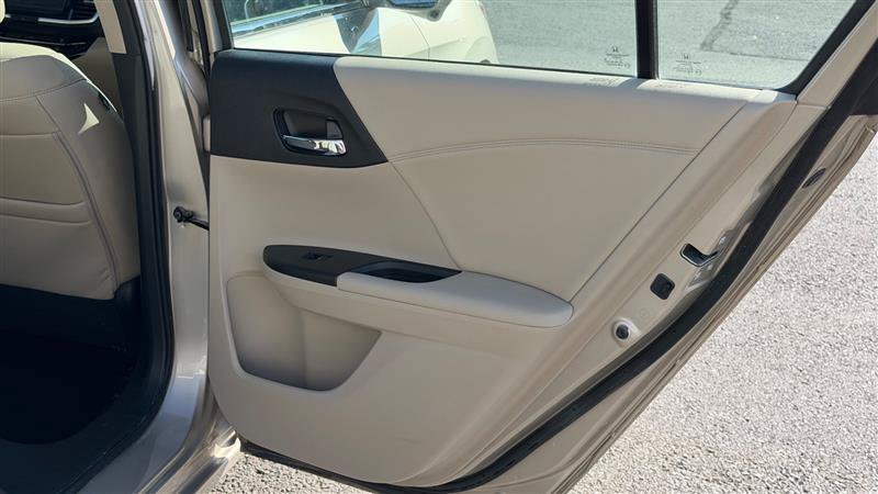 Used 2017 Honda Accord EX-L image 38