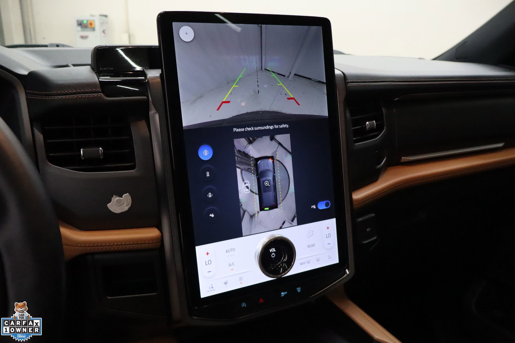 Certified 2024 Ford Expedition Platinum image 21