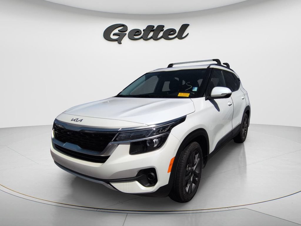 Used 2023 Kia Seltos S w/ Navigation Package