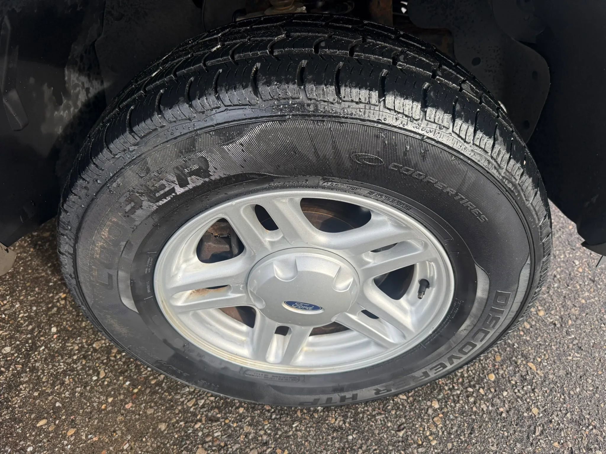 Used 2002 Ford Explorer XLT image 12